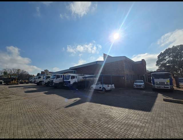 1,900M² FACTORY TO LET IN MOREHILL